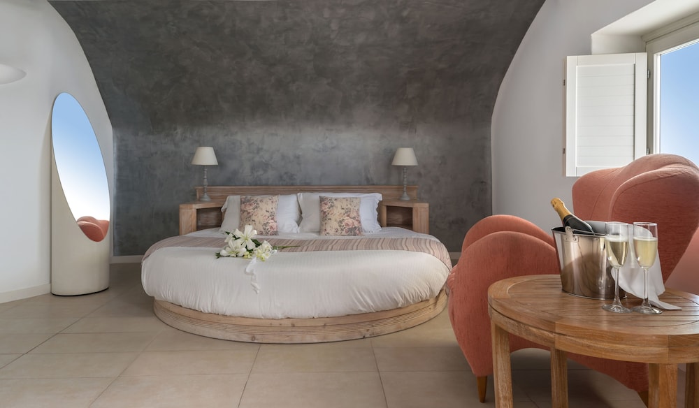 Honeymoon, Pearl, Suite, Queen Bed, Caldera View, Terrace, Top Floor