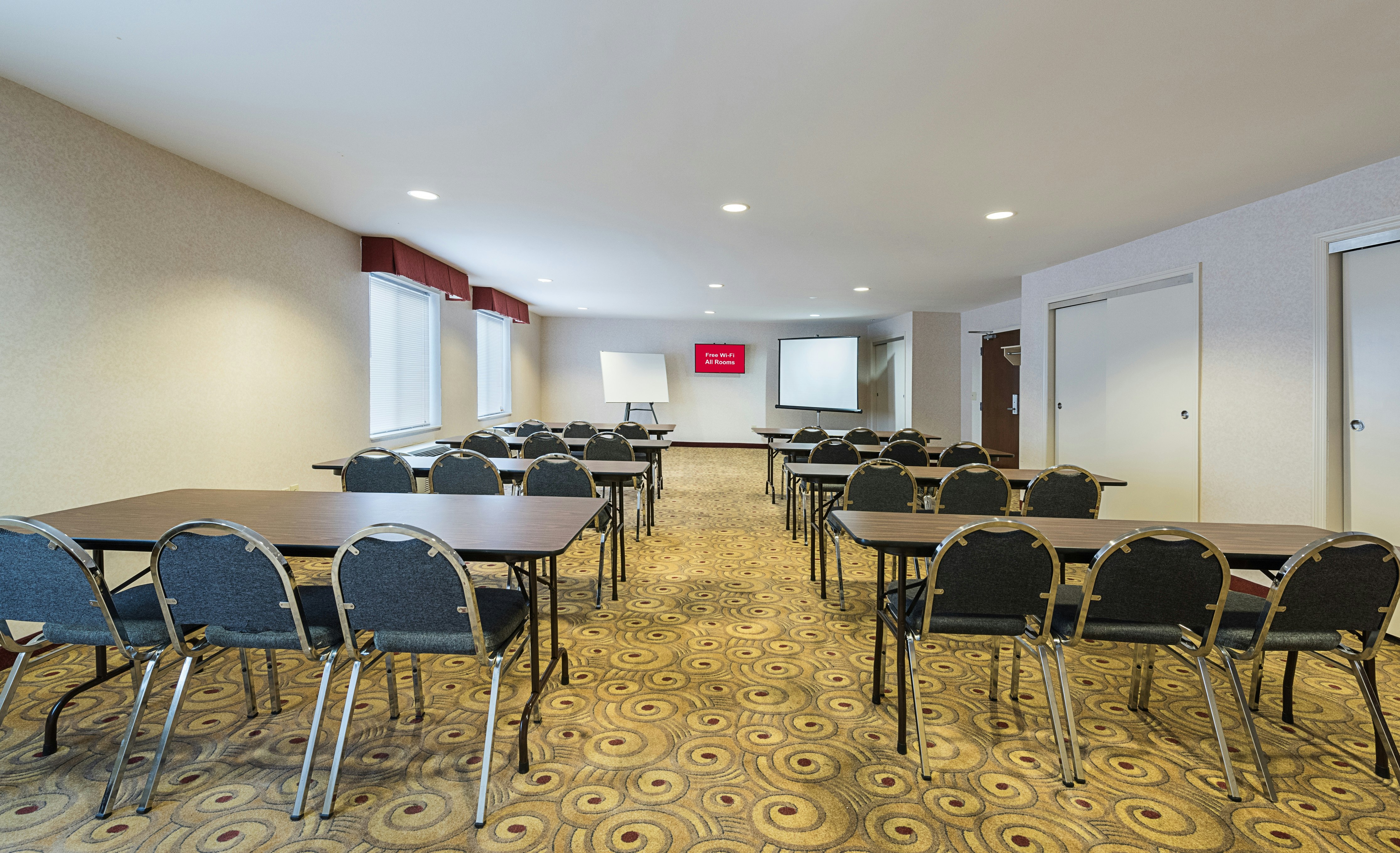 Red Roof Inn Etowah 42/49