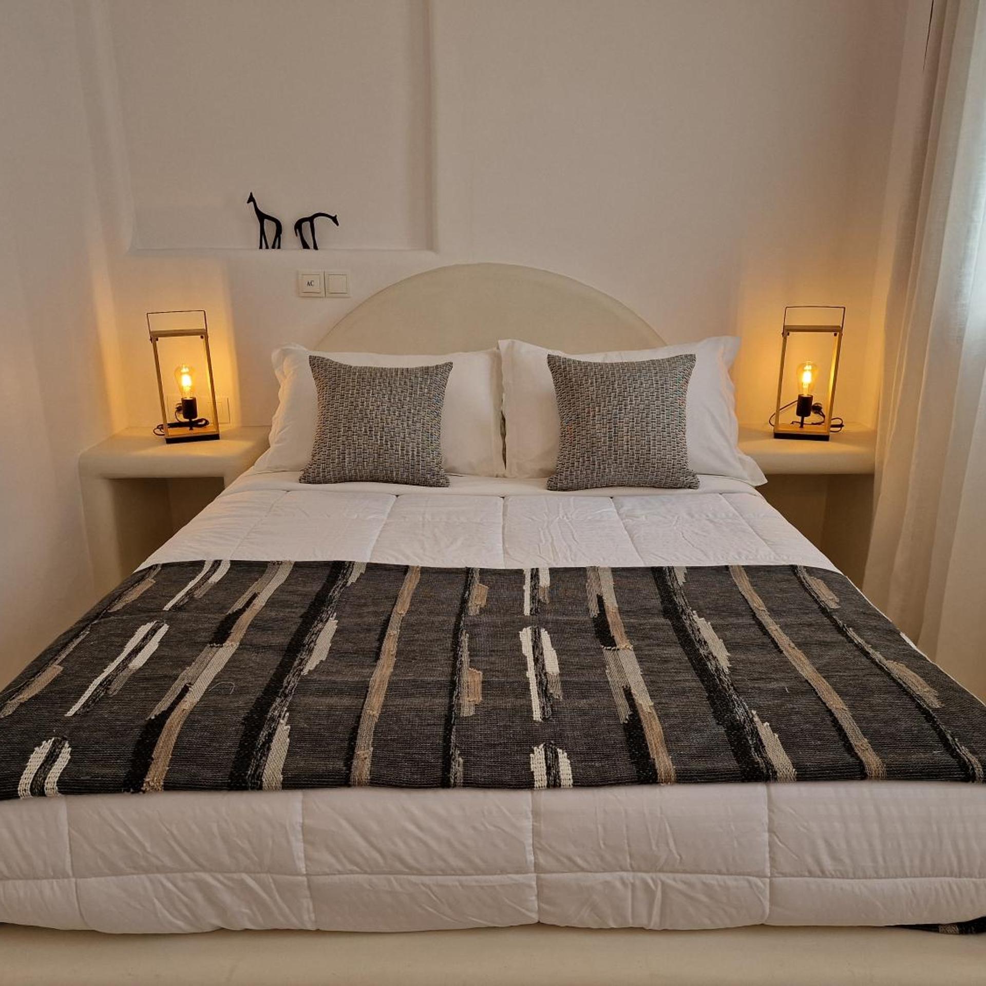 Suite, Pool and Sea View