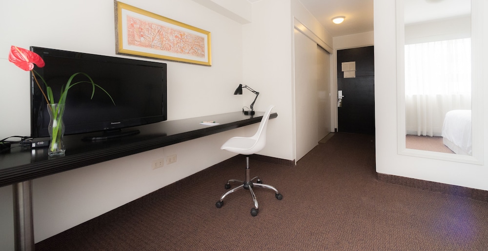 Roosevelt Hotel And Suites 46/65