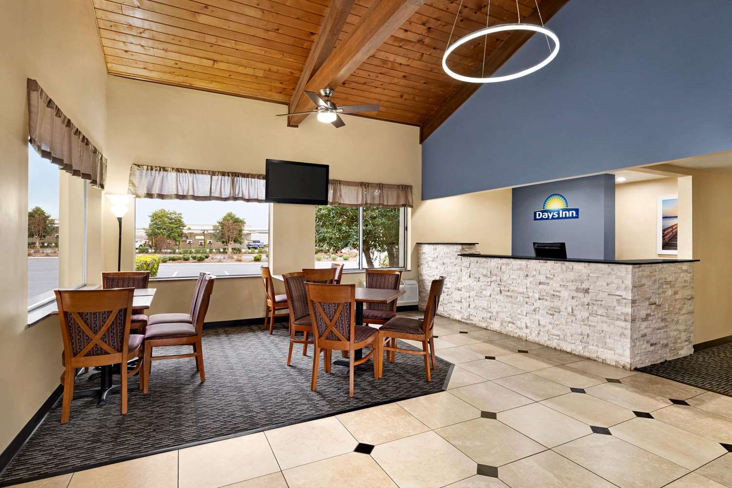 Days Inn by Wyndham Oak Ridge Knoxville 11/16