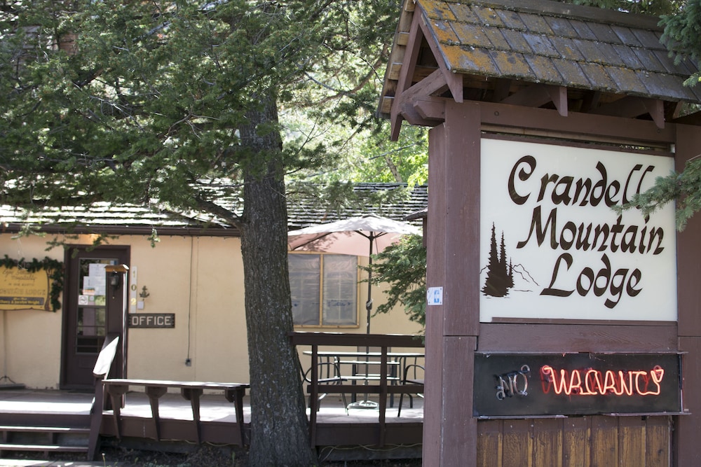 Crandell Mountain Lodge 2/66