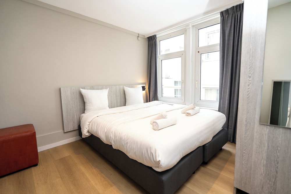 Crown Hotel 14/50