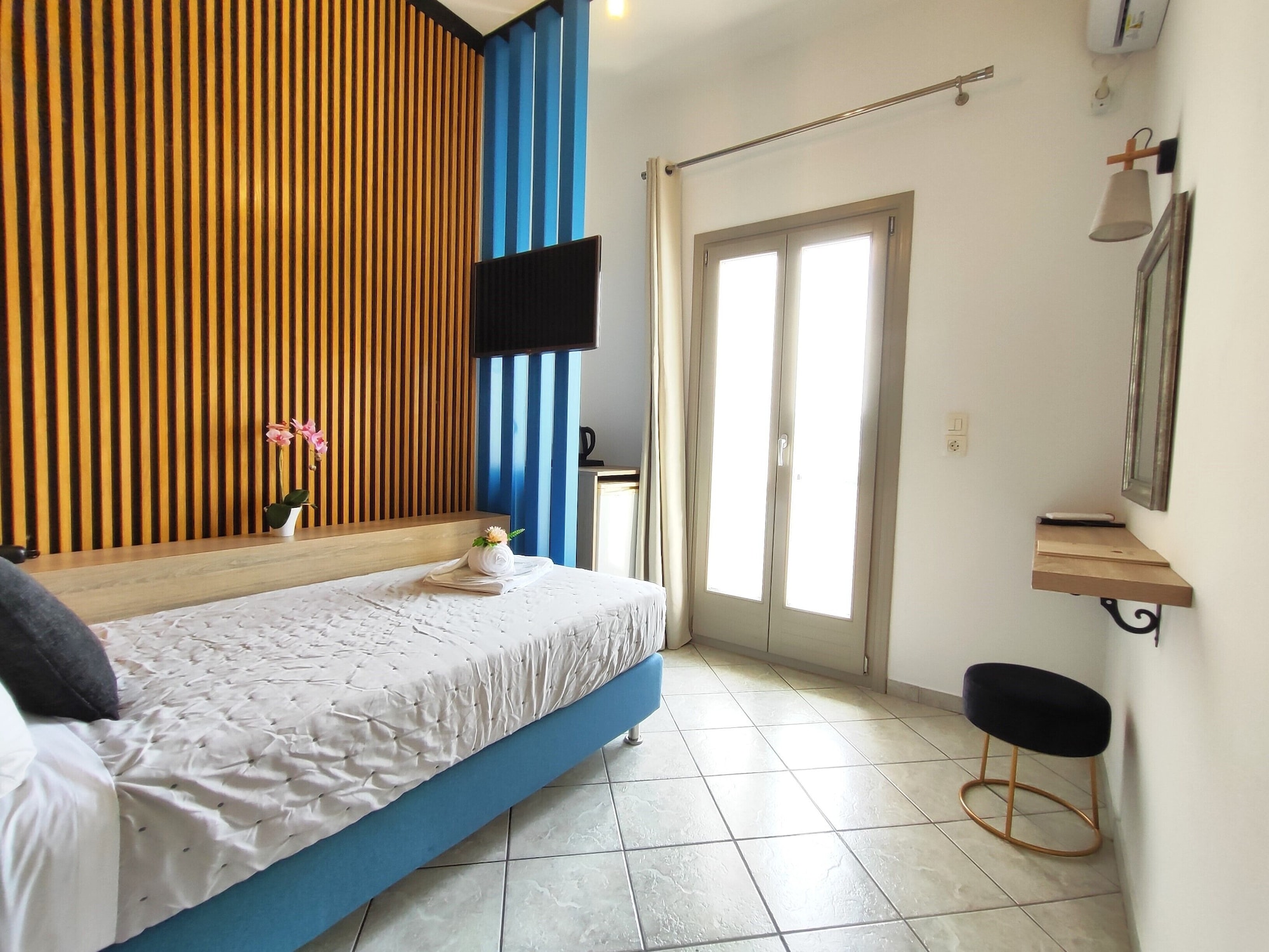 Room, Single, Single Bed, Lateral Side Sea View