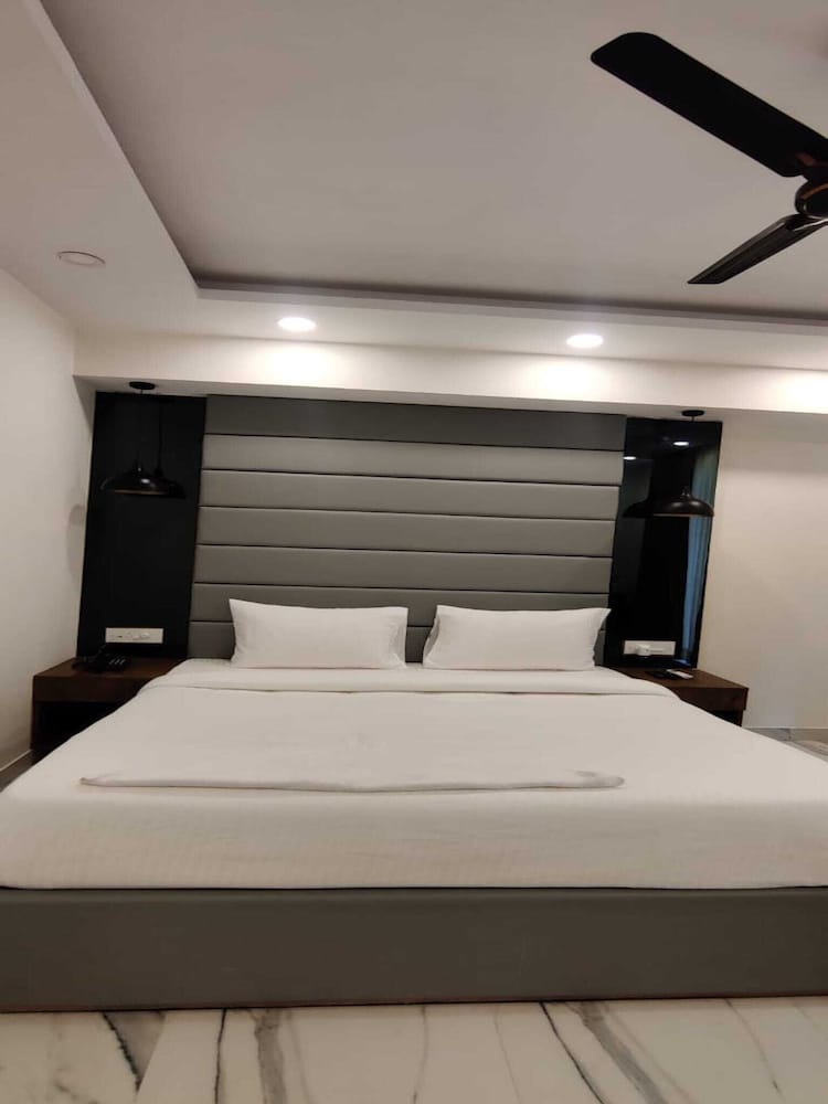 PK Boutique Hotel 24/50