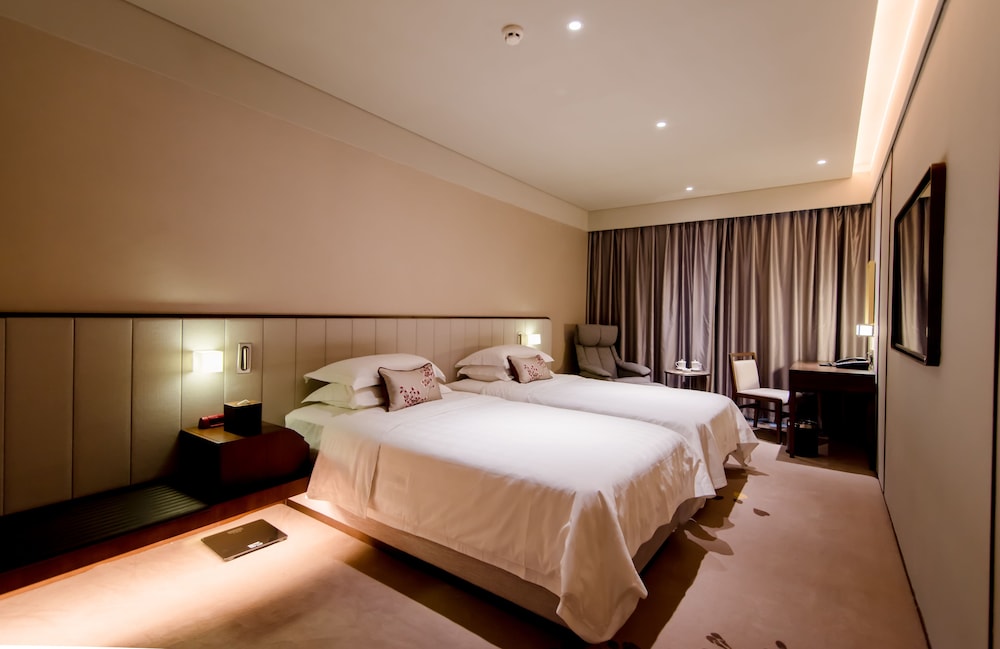 Deluxe, Twin Beds, Weihaiwei 4/6