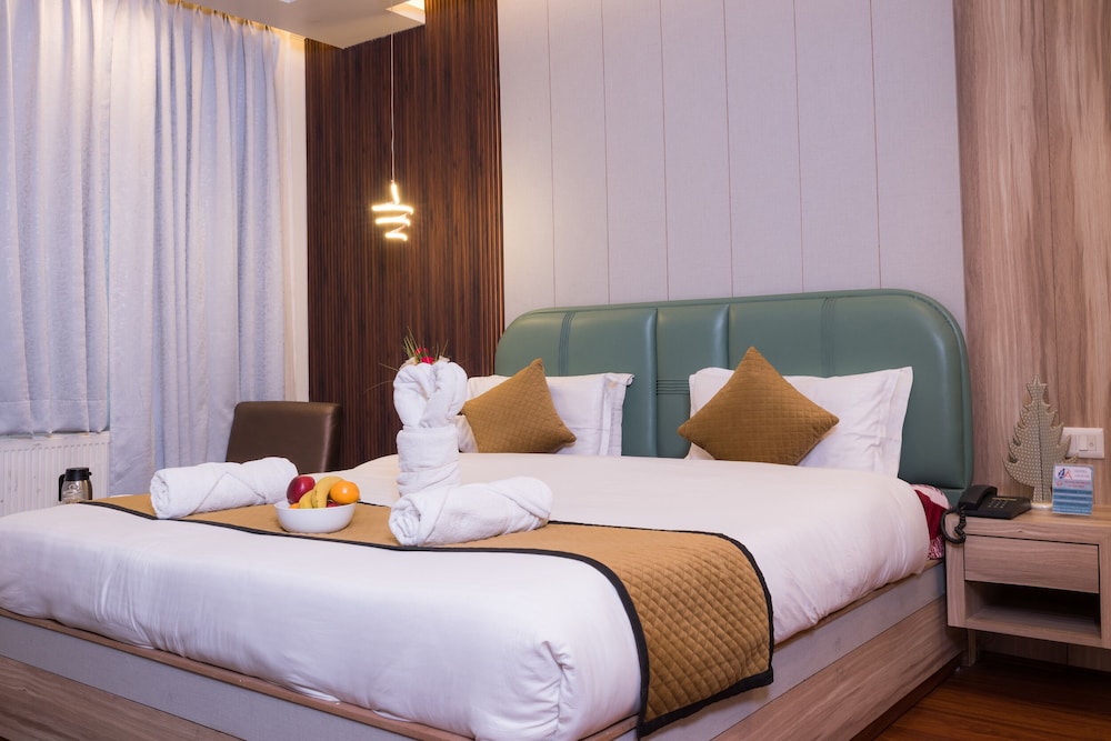 Hotel Abshar 10/23