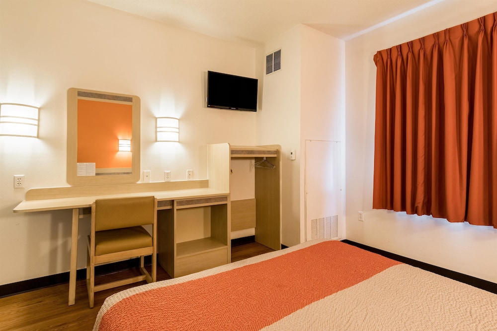 جناح بسرير كينج وسرير كوين، Motel6 Newport, TN 5/7