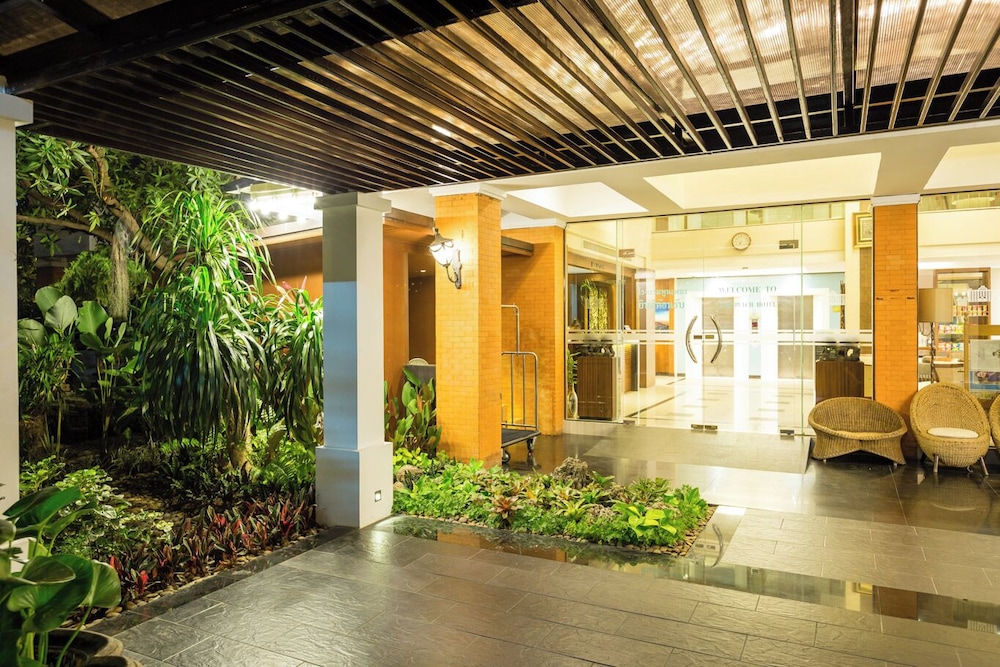 Asia Hotels Group (Poonpetch Hotel) 4/63