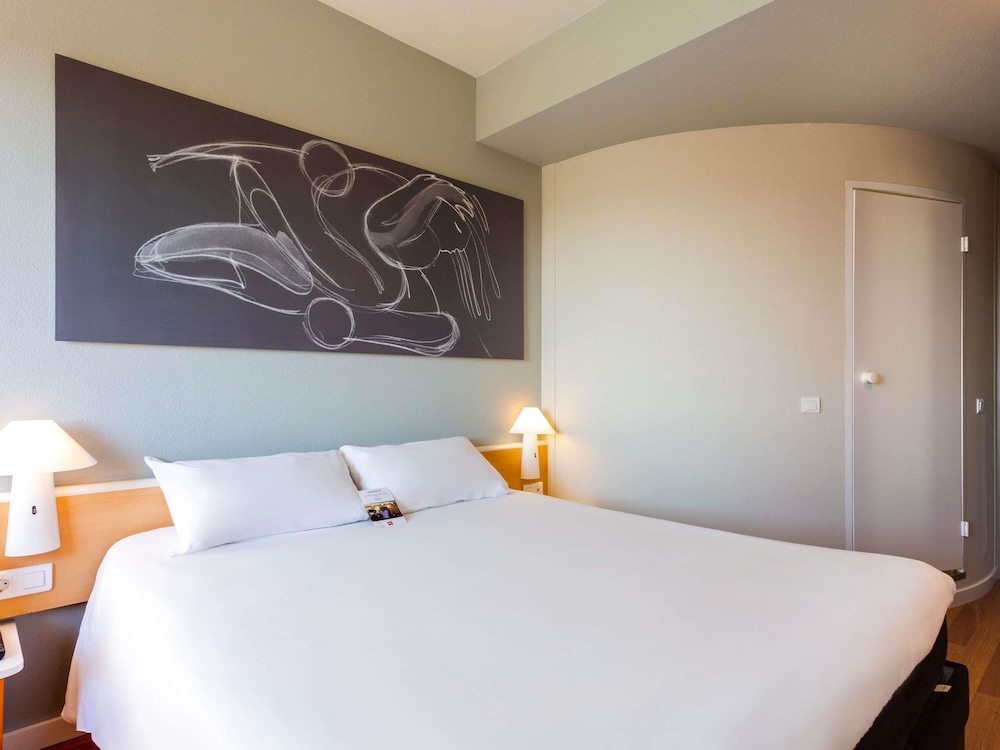 Ibis Elche 17/76