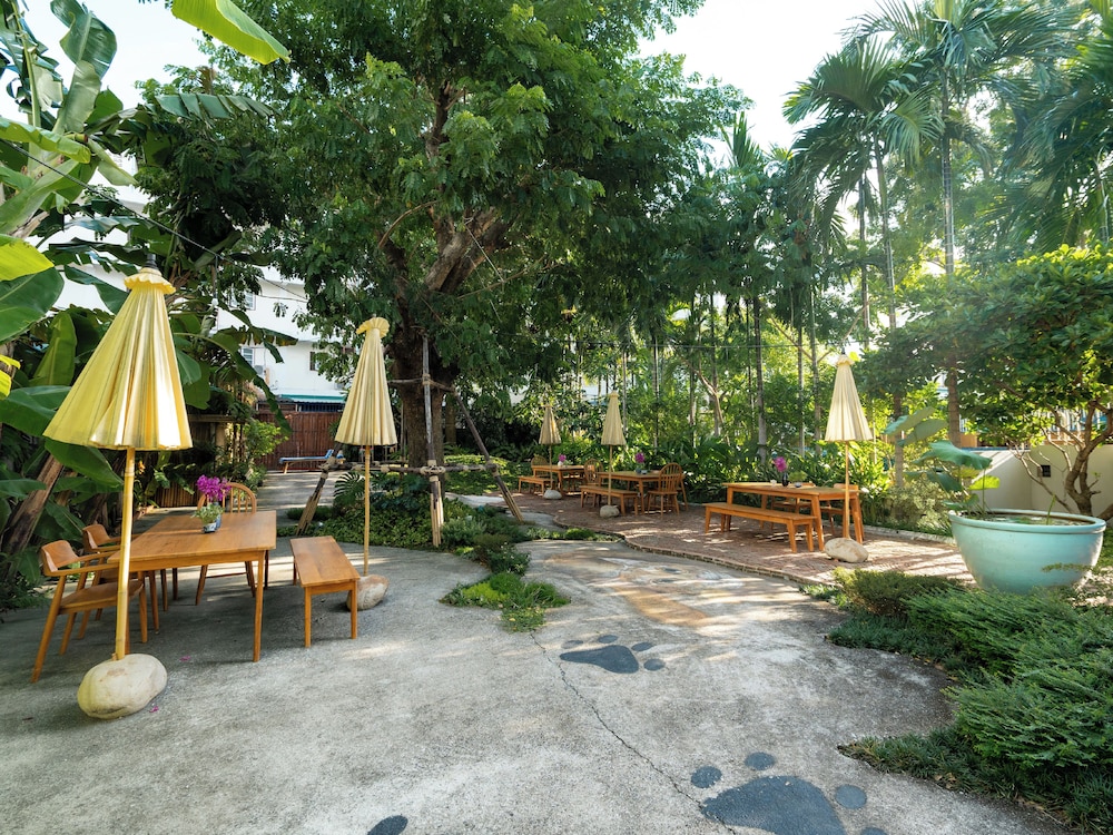 Deeprom Pattaya Hotel 61/65