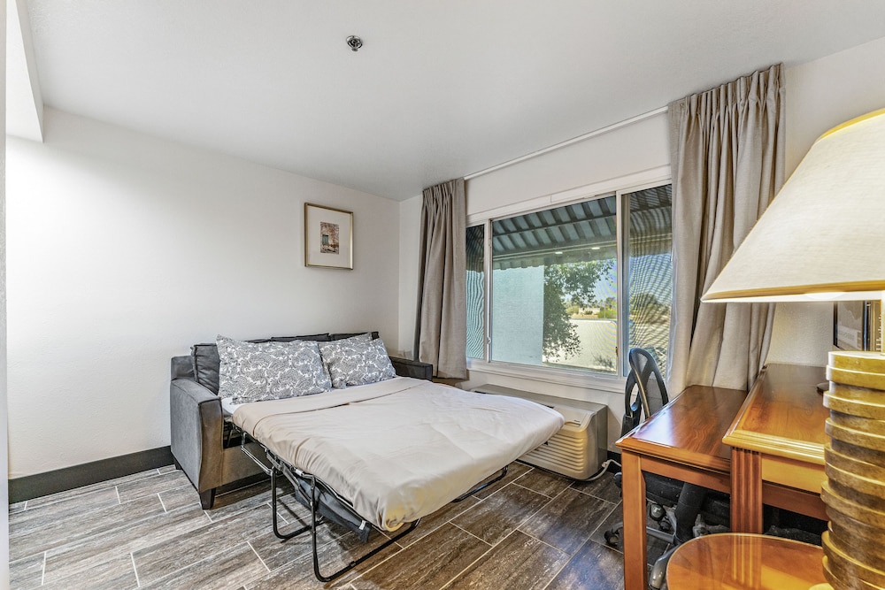 Metro Tempe Extended Stay 12/55