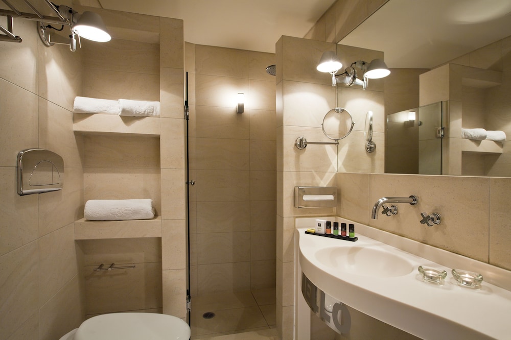 O and B Athens Boutique Hotel 40/50