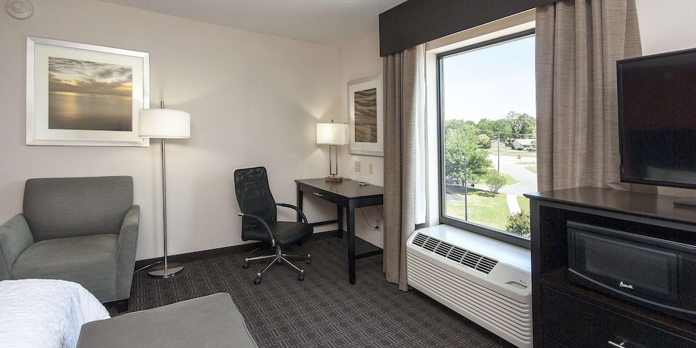 Hampton Inn Suites Seneca Clemson Area Sc 47/74