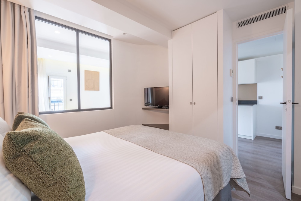 1 BEDROOM, APARTMENT, CITY VIEW, BALCONY