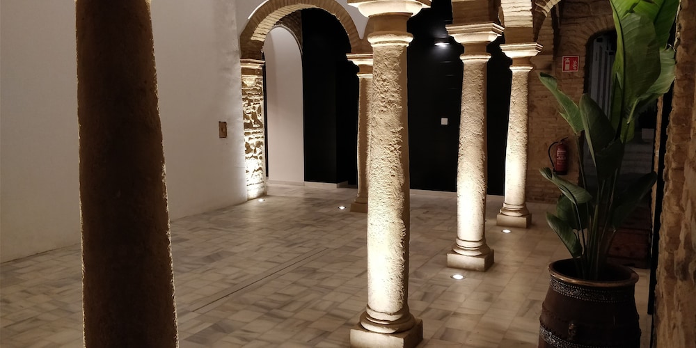Patios Del Orfebre 58/64