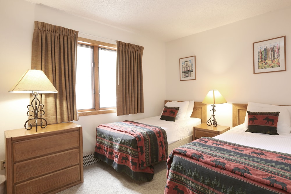 Indian Peaks Resort 19/50