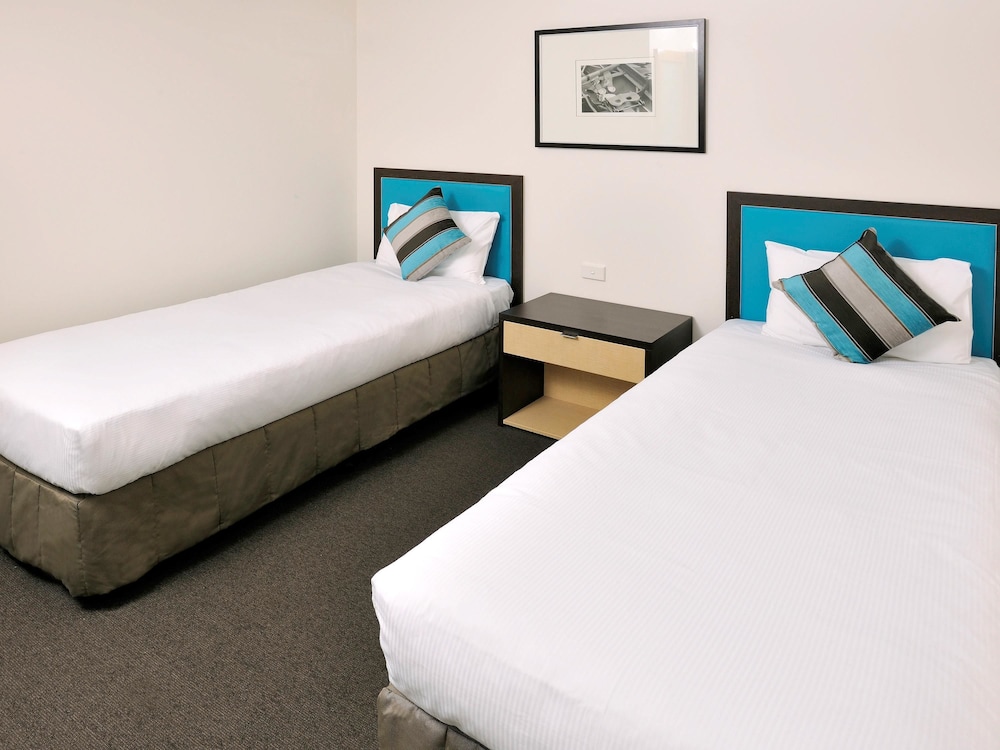 Novotel Melbourne on Collins 24/74