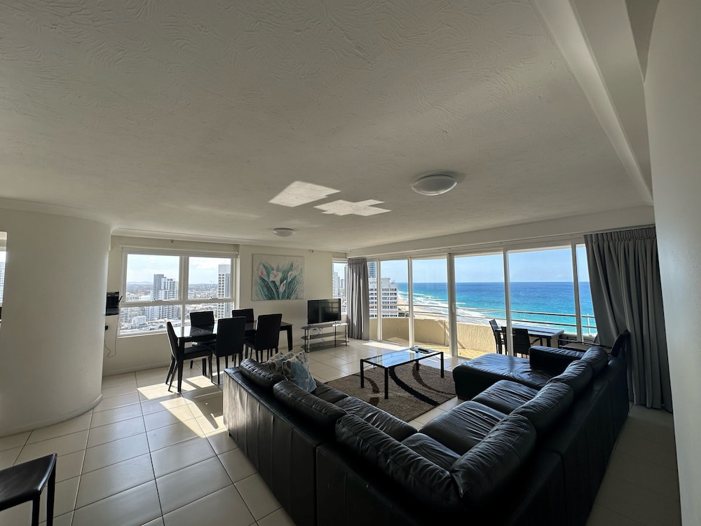 Zenith Ocean Front Apartments 32/50