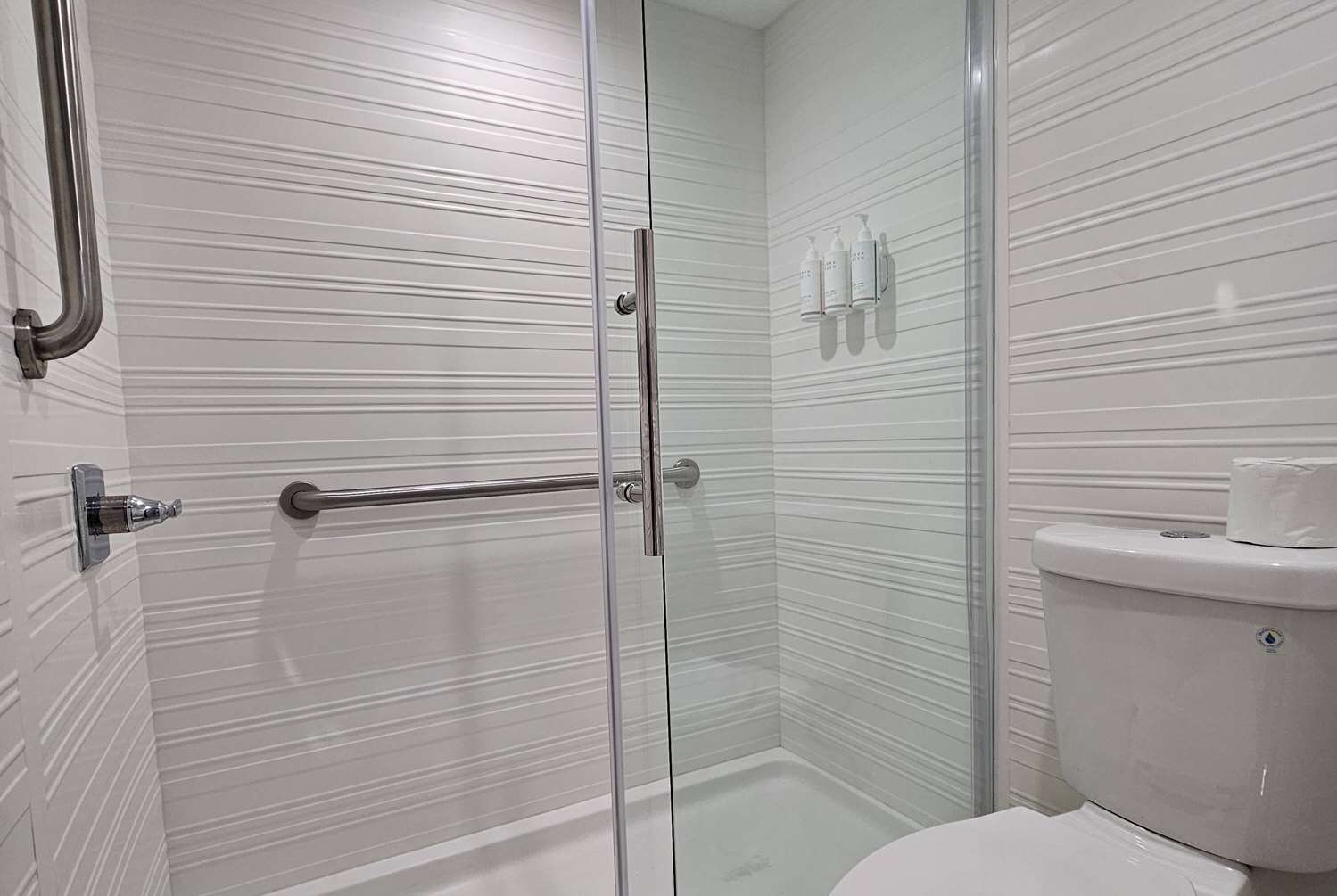 Travelodge by Wyndham Fullerton Near Anaheim 35/38