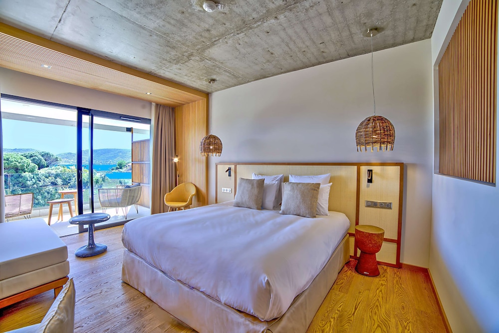 Golden Tulip Porto Vecchio 17/81