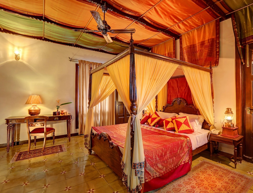 Suite, King Bed