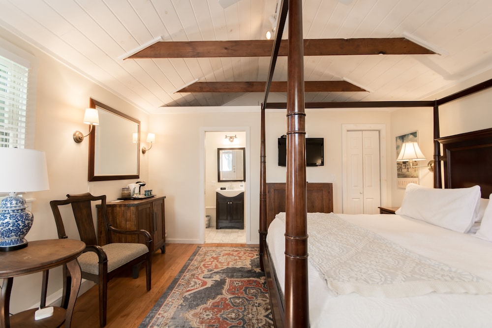 Marshall Slocum Inn 24/44