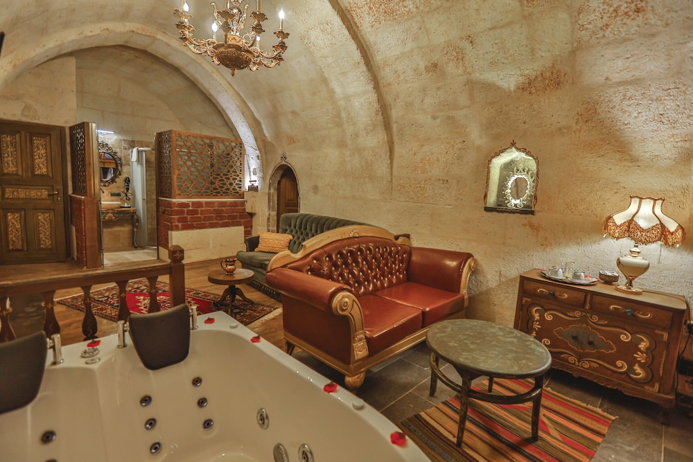 Casia Cave Suites 35/50