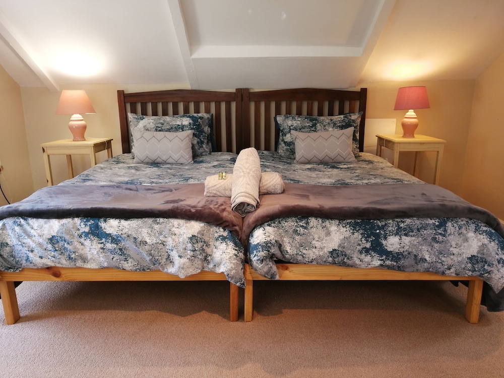 Fiore Guest Accommodation 24/50