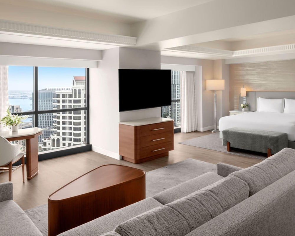 DELUXE, STUDIO, KING BED