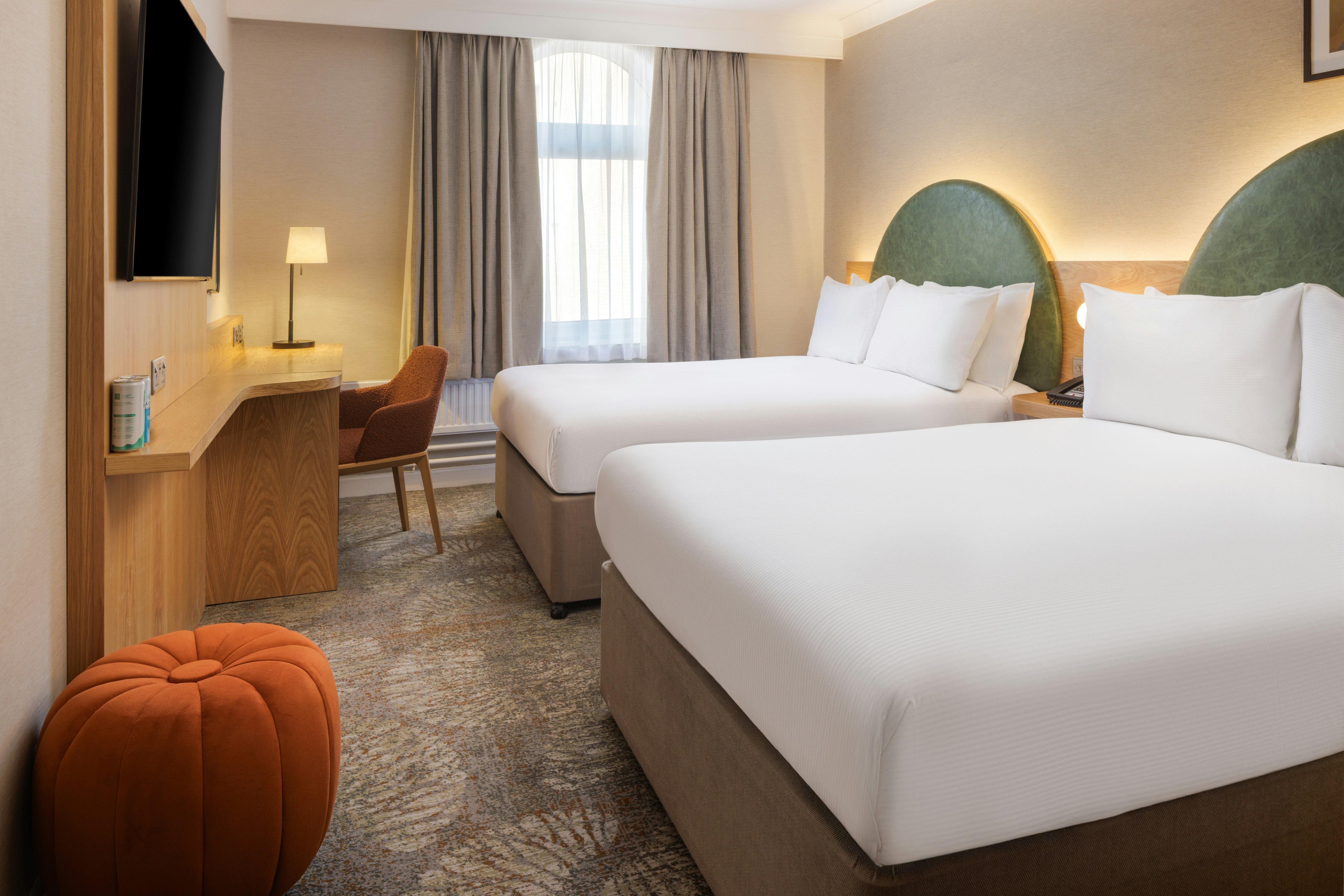 GUEST ROOM, 2 DOUBLE BEDS