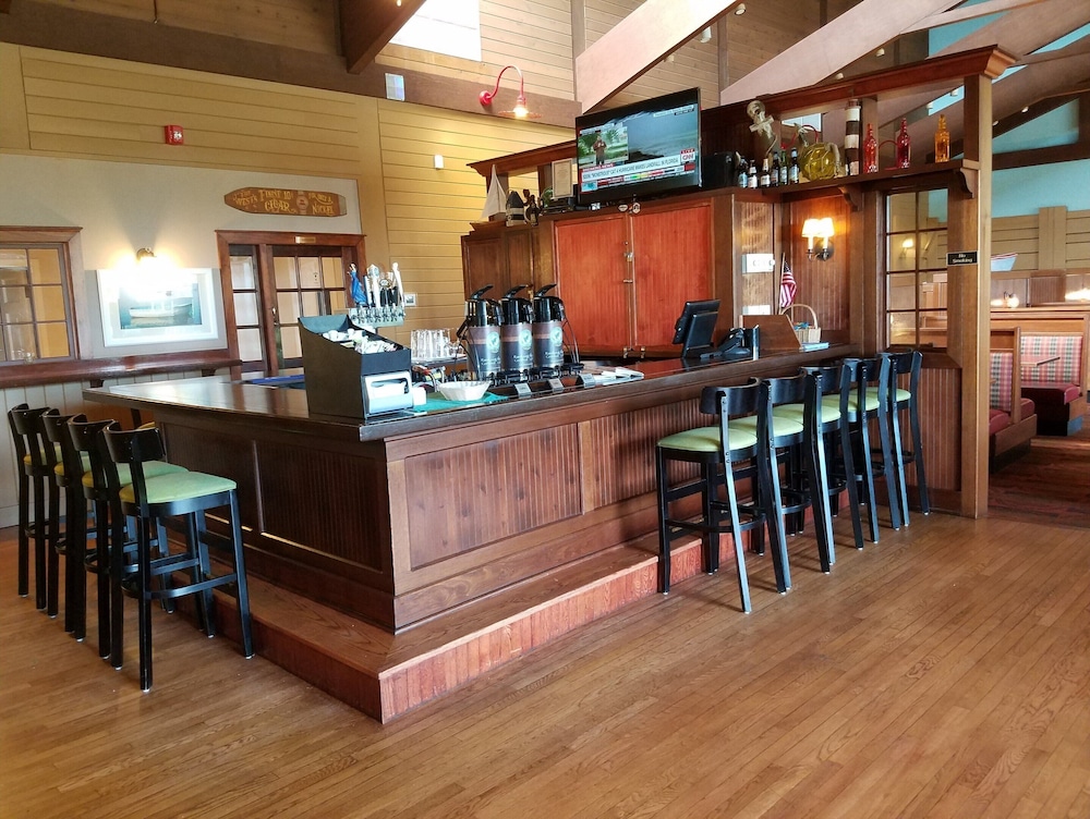 Holiday Inn Cape Cod-Falmouth 7/61