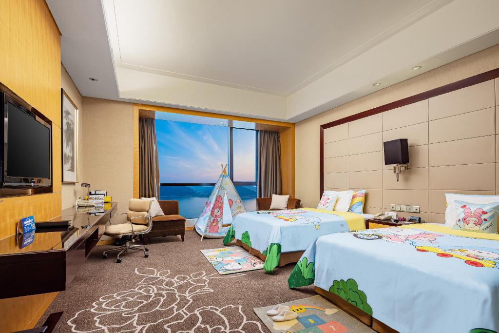 Kids Theme, Standard, 2 Double Beds, River View