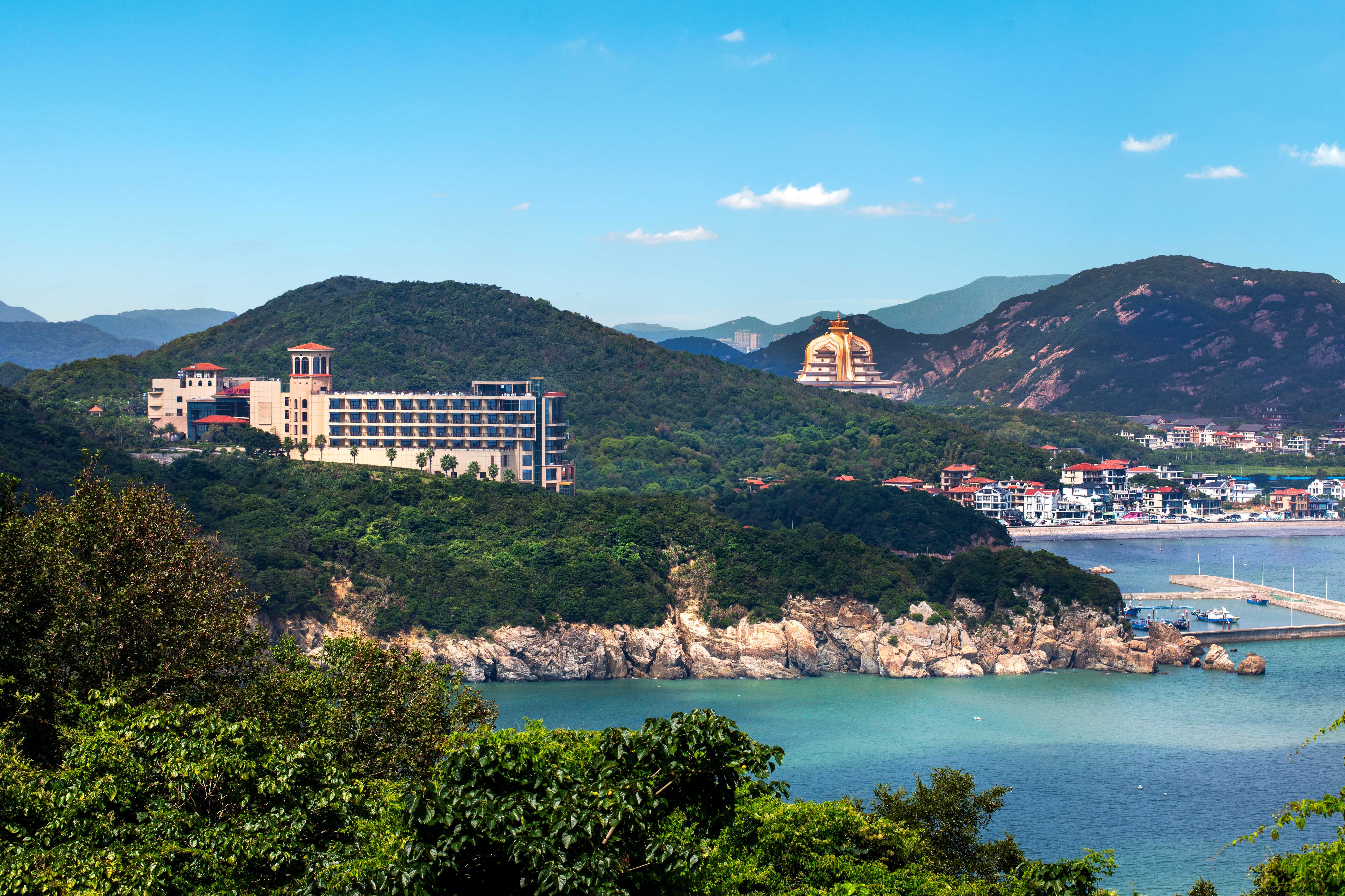 Crowne Plaza Zhoushan Seaview 45/51