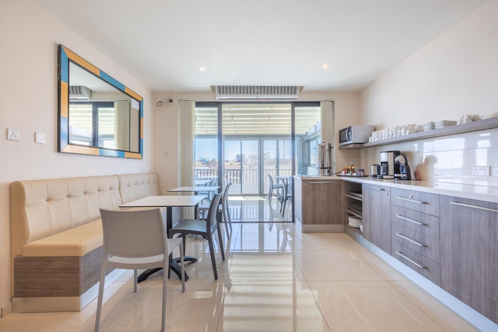 Port View Guest House 26/38
