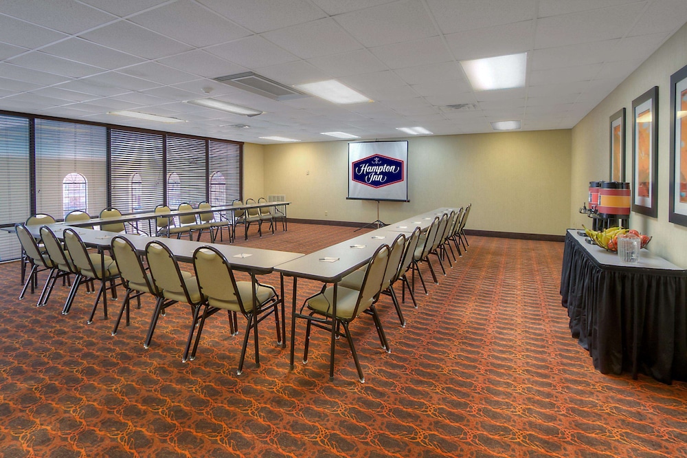Hampton Inn Russellville 48/53