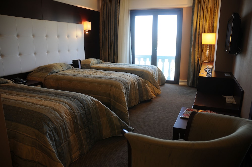 Paradise Island Hotel 16/50