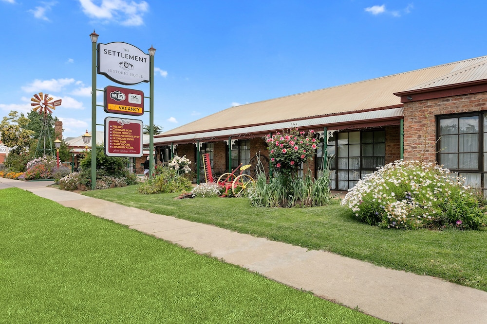 The Settlement Historic Hotel 3/32