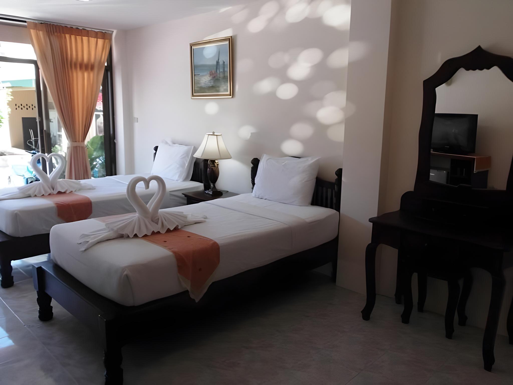 Standard, Twin Beds, with Fan