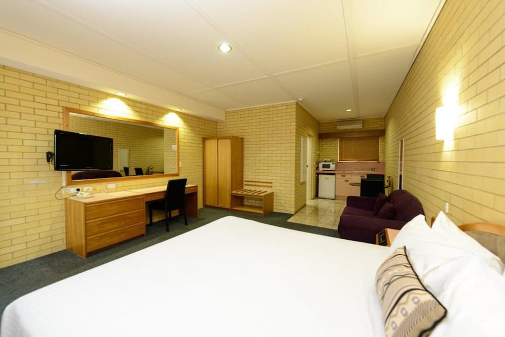 Country Comfort Bundaberg 24/74