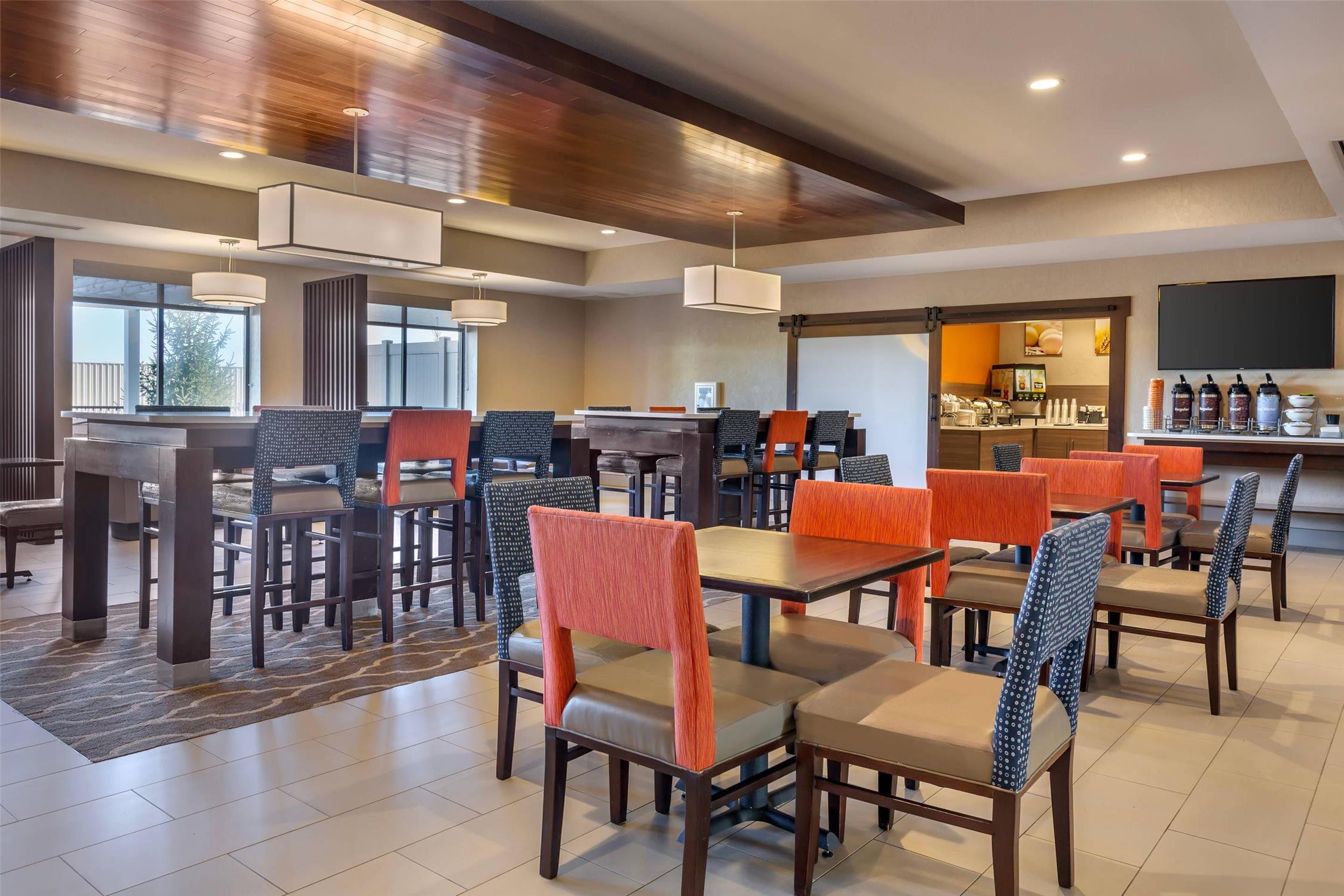 Comfort Suites Florence - Cincinnati South 26/40