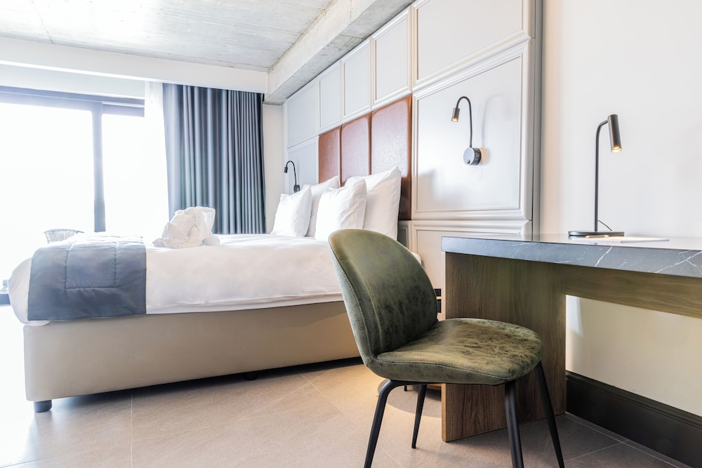 غرفة ديلوكس بسرير كوين بإطلالة على البحر، The Londoner Hotel Sliema 4/6