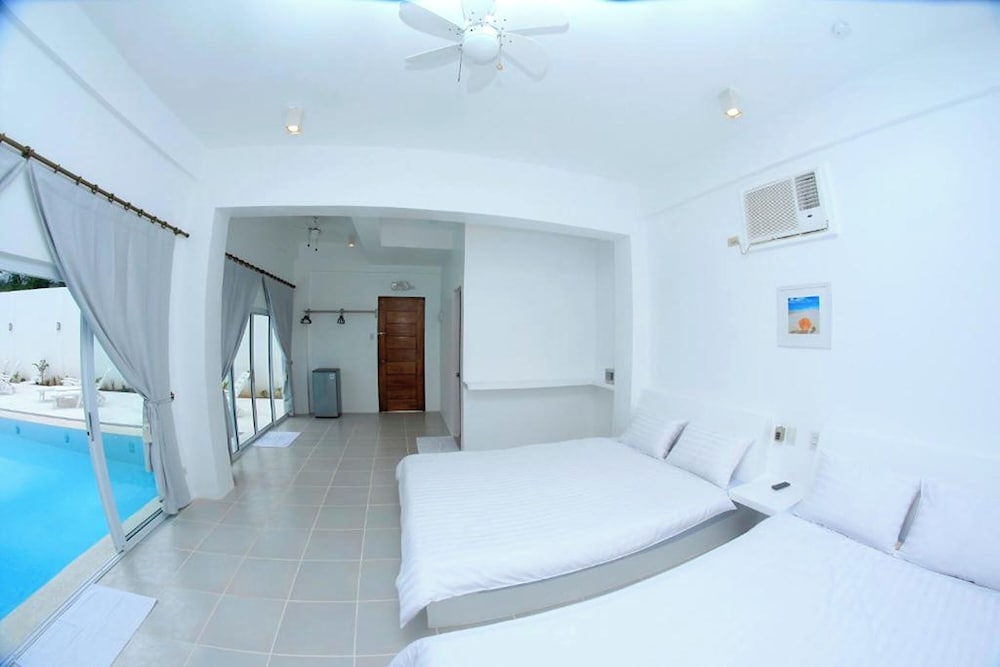 Coron Bluewave Hotel 46/75
