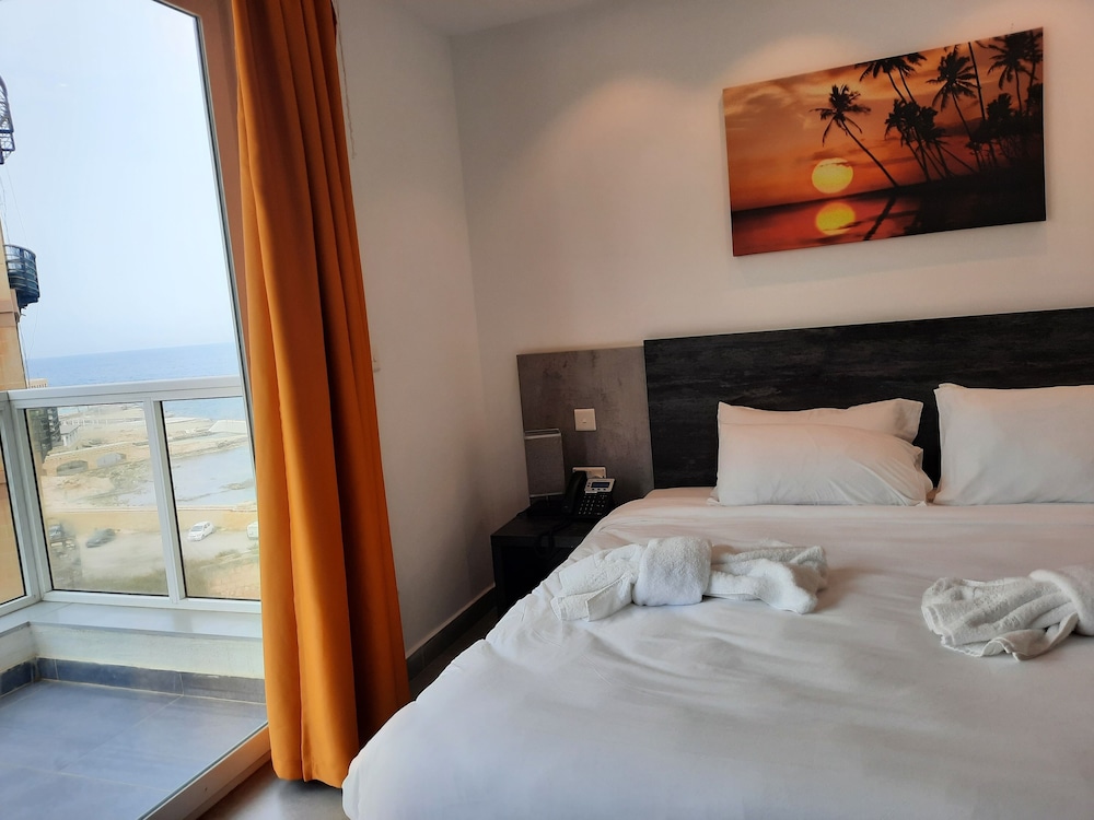 Gold Lion Residensea 6/22