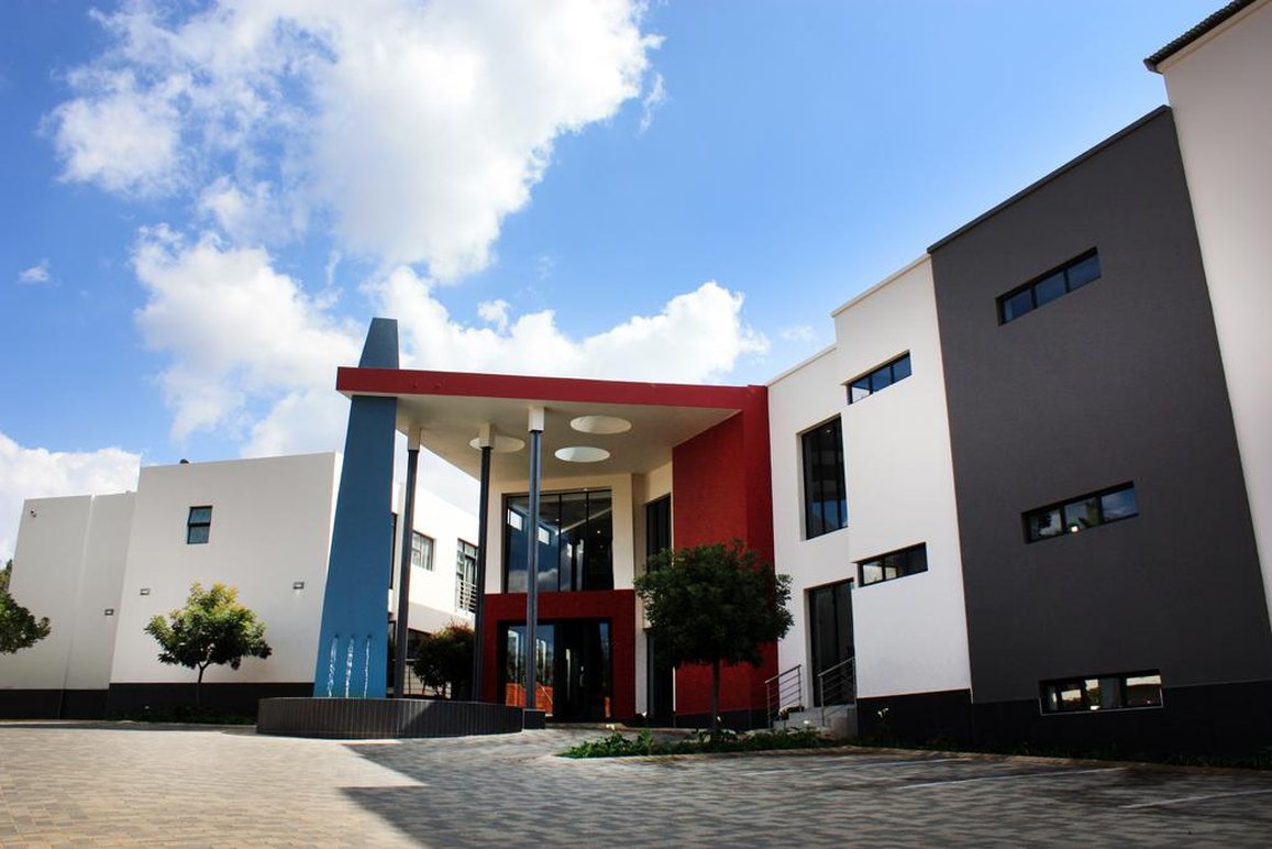 Blue Diamond Boutique Hotel 33/36