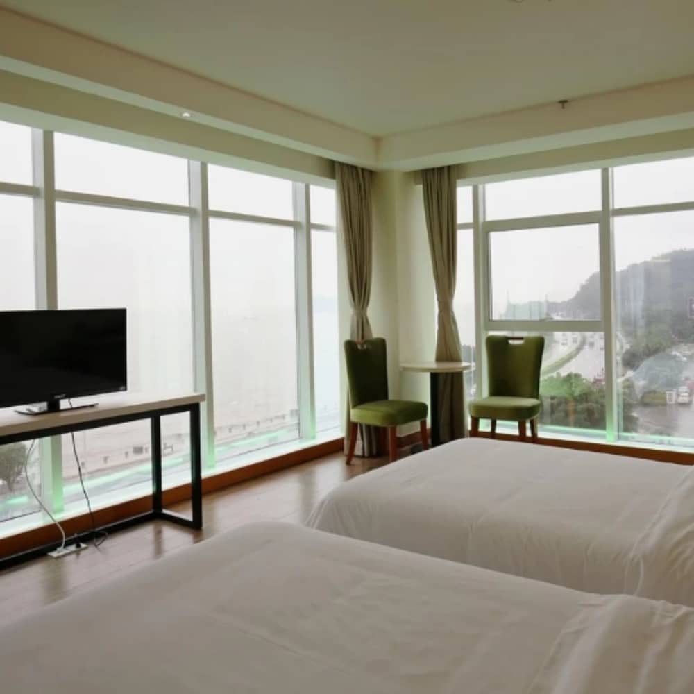 Grand Nest Hotel 7/30