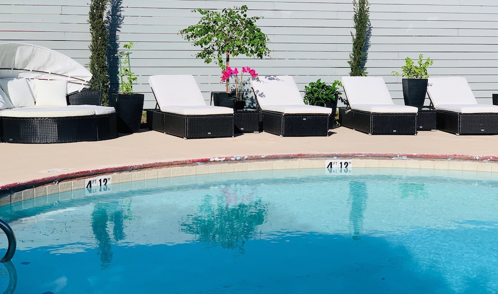 Stratus Suites Boutique Hotel 23/39