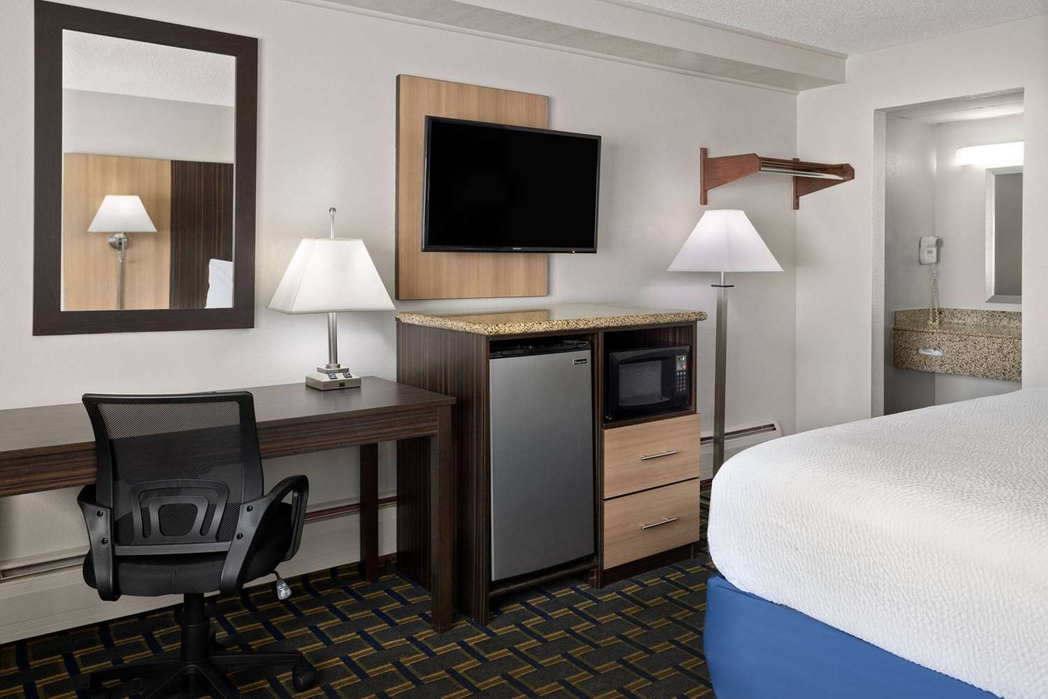 Days Inn by Wyndham Tonawanda/Buffalo 25/33