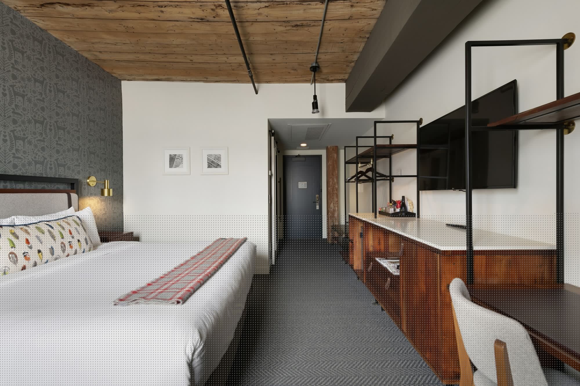 ROOM, KING BED, ACCESSIBLE