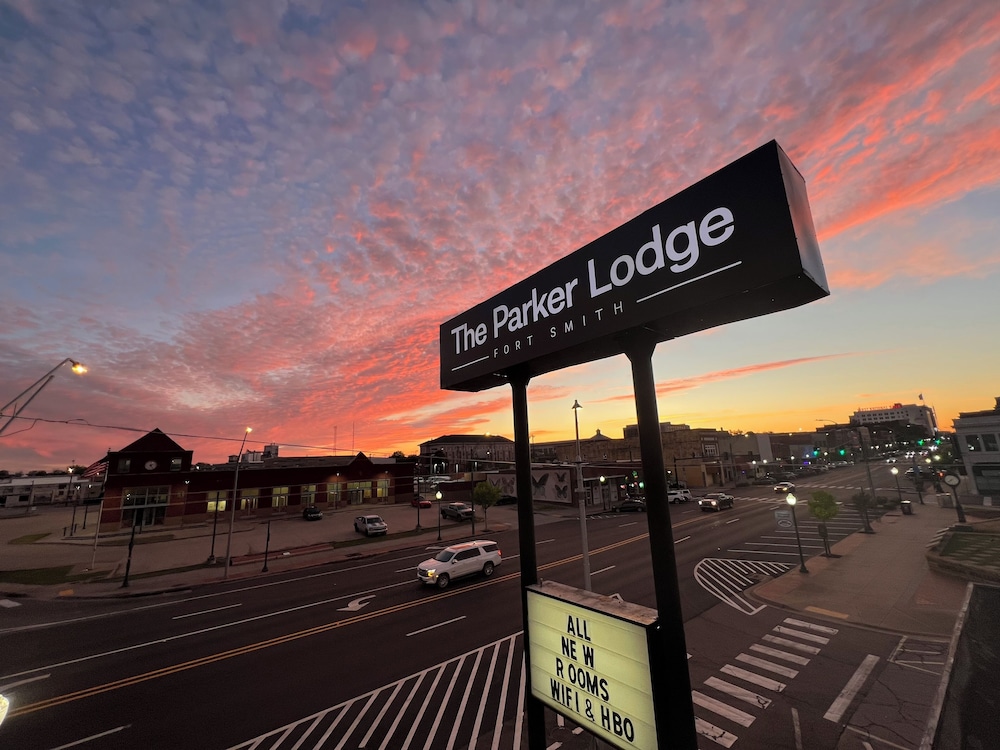 The Parker Lodge 6/40